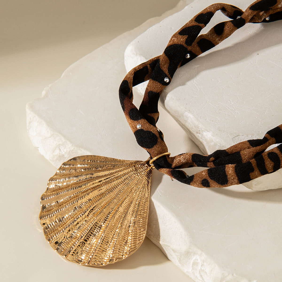 European and American Style Ocean-themed Cross Conch Starfish Pendant Leopard Print Exaggerated Necklace Collarbone Chain Jewelry