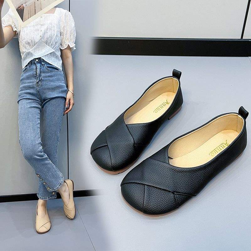 2025New style soft leather large size women's shoes with beef tendon sole36-43Wide Soft Sole Slip-On Shoes