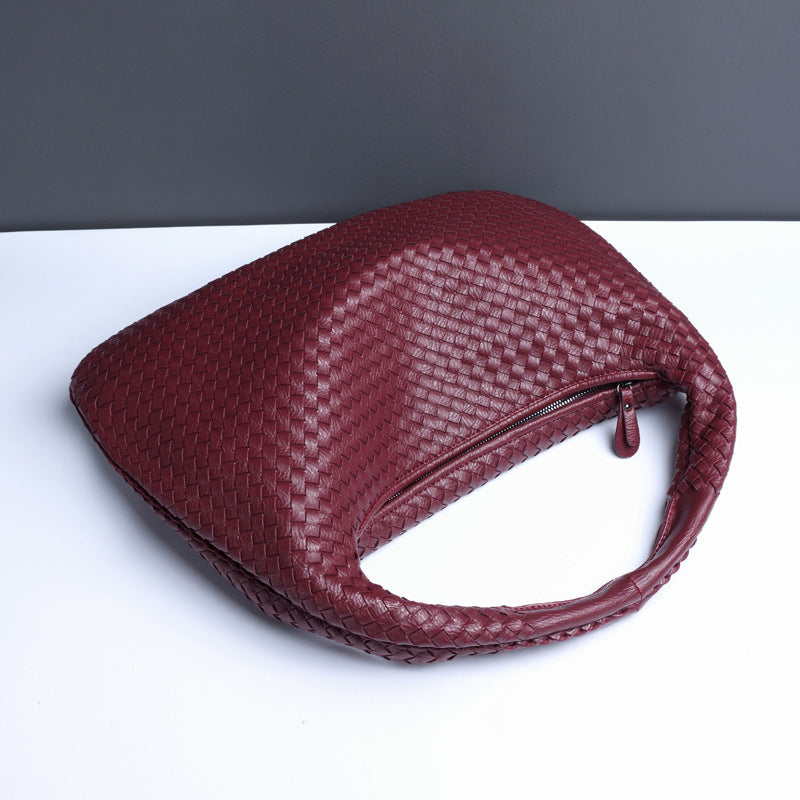 European and American New Crescent Women's Bag Fully Handwoven Handheld Dumpling Bag Fashionable Versatile European and American Style Single Shoulder Underarm Bag