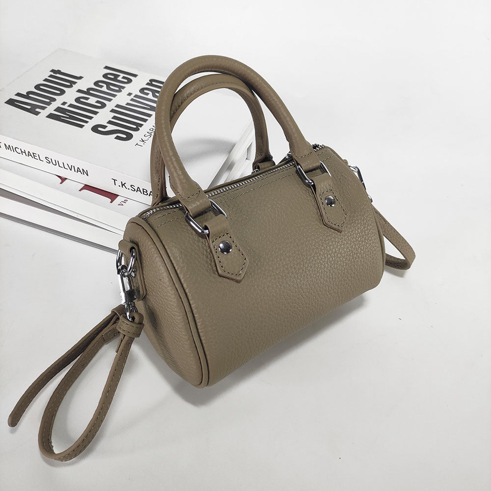 Guangzhou High-Quality Texture Genuine Leather Boston Pillow Bag for Women2024New first-layer cowhide handbag and crossbody bag