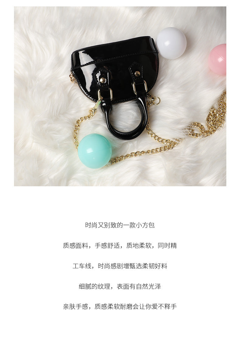 2022New Year's Trendy Fashion Small Bag Women's Shoulder Chain Crossbody Shell Bag