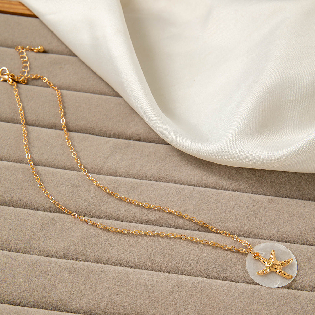 Jewelry Beaded Necklace Beach Imitation Pearl Necklace Starfish Shell Retro Vacation Small Multi-layer Necklace for Women