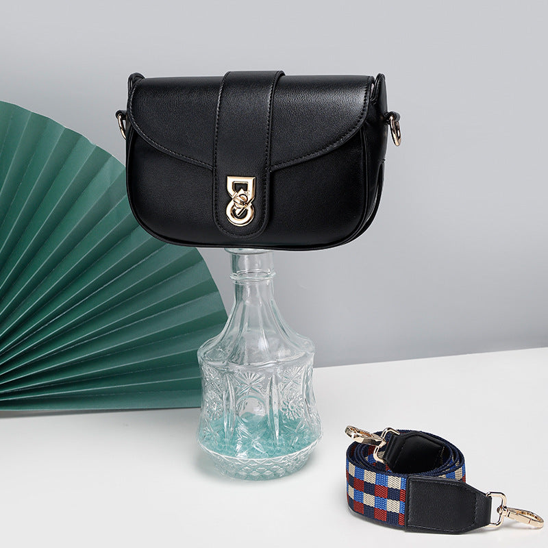 Original Design Niche Texture Saddle Bag with Webbing for Women, Versatile Fashionable Shoulder Bag, Casual Crossbody Bag for Daily Use