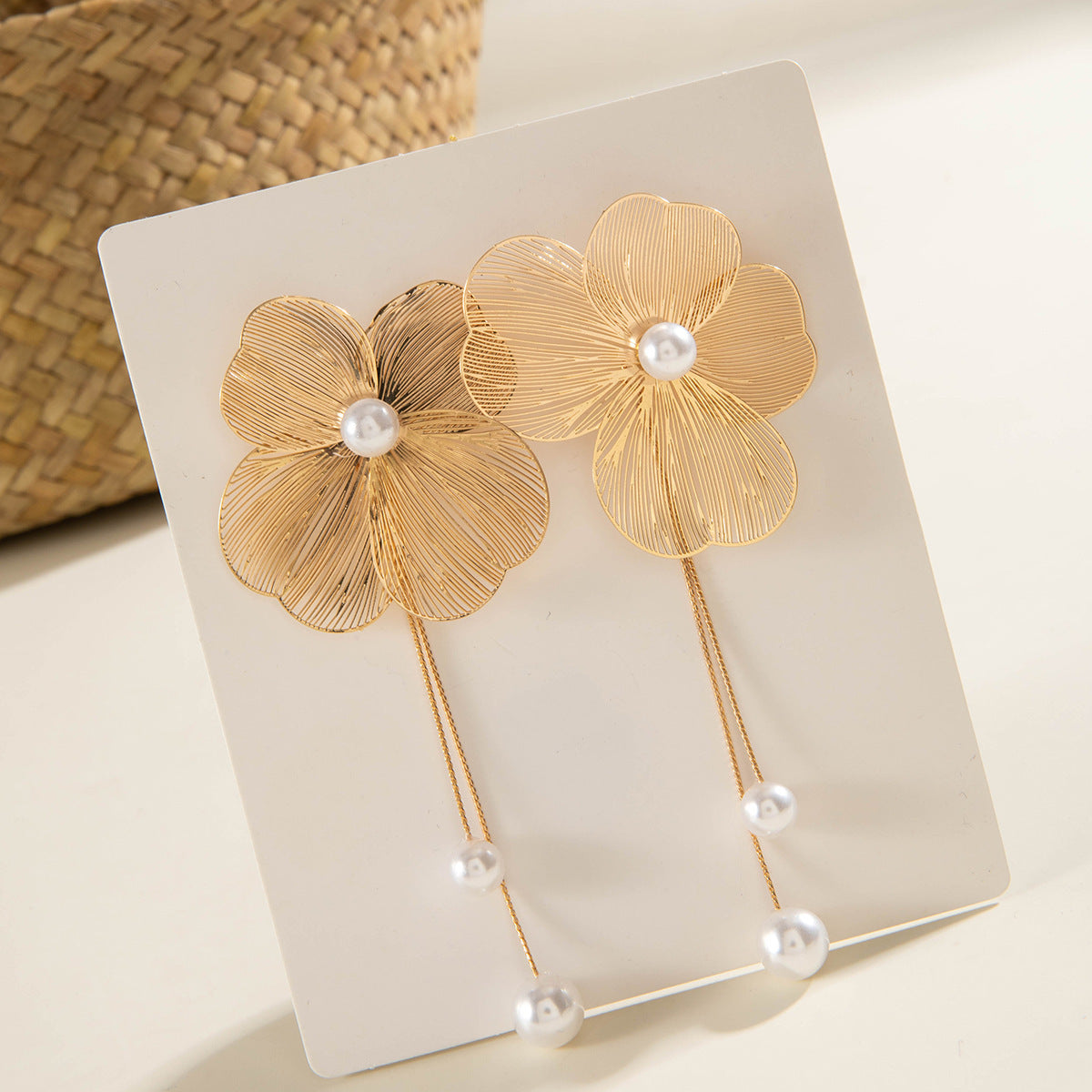 European and American Niche Ginkgo Leaf Tassel Necklace Design Sense Retro Pull-out Imitation Pearl Choker Jewelry choker