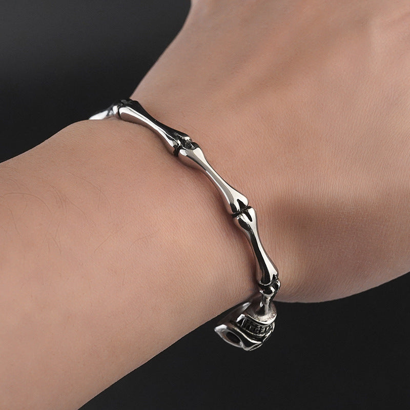 Exaggerated Retro Skull Titanium Steel Bracelet for Men Punk Hip Hop Stainless Steel Bone Jewelry Manufacturer