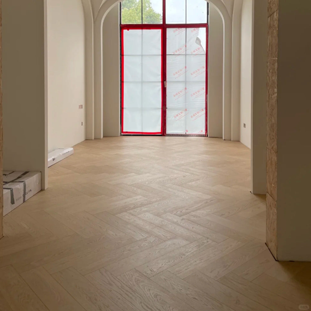 Eco Friendly Solid Oak Flooring UV Coated Hardwood Floor Waterproof Anti-Slip Excellent Dimensional Stability for Modern Outdoor