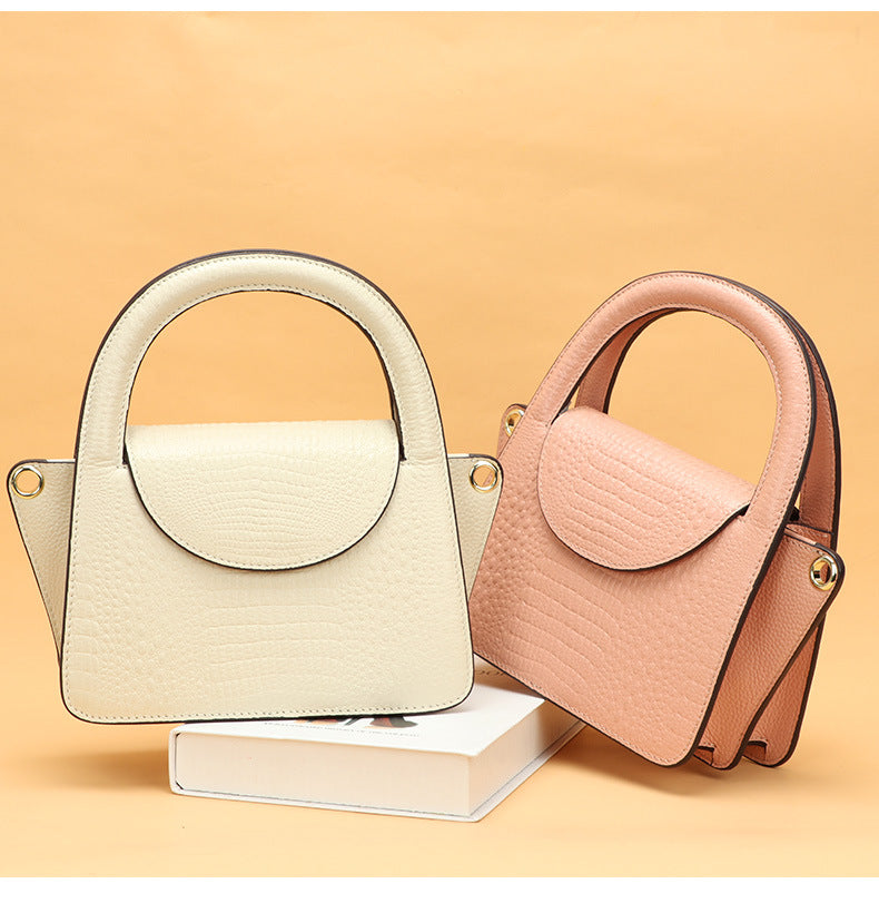 Spring and Autumn New Retro Women's Bag Trendy Fashionable Unique Niche Versatile Crossbody Bag Casual Single Shoulder Small Square Bag