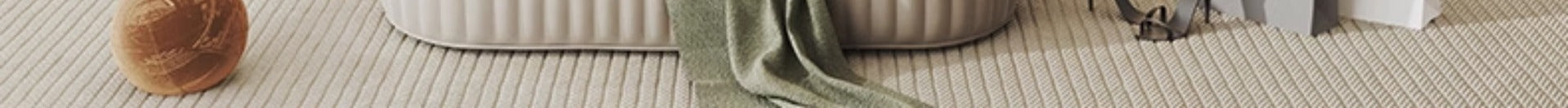 E0European Pine Board Warm White Sliding Door Wardrobe Desk Integrated Set Cream Style Bedroom Home Solid Wood Large Wardrobe