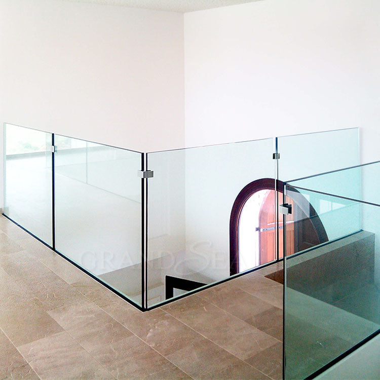 Outdoor Simple Balcony Glass Railing Balustrade Designs for Swimming Pool