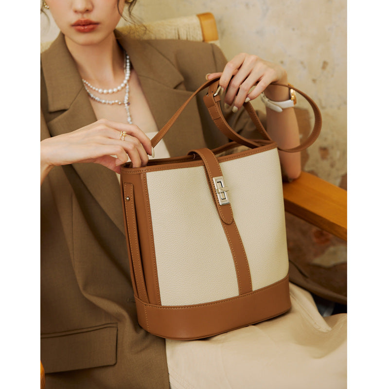 European and American Retro Large Capacity Single Shoulder Bucket Bag Daily Use Top Layer Cowhide Crossbody Women's Bag