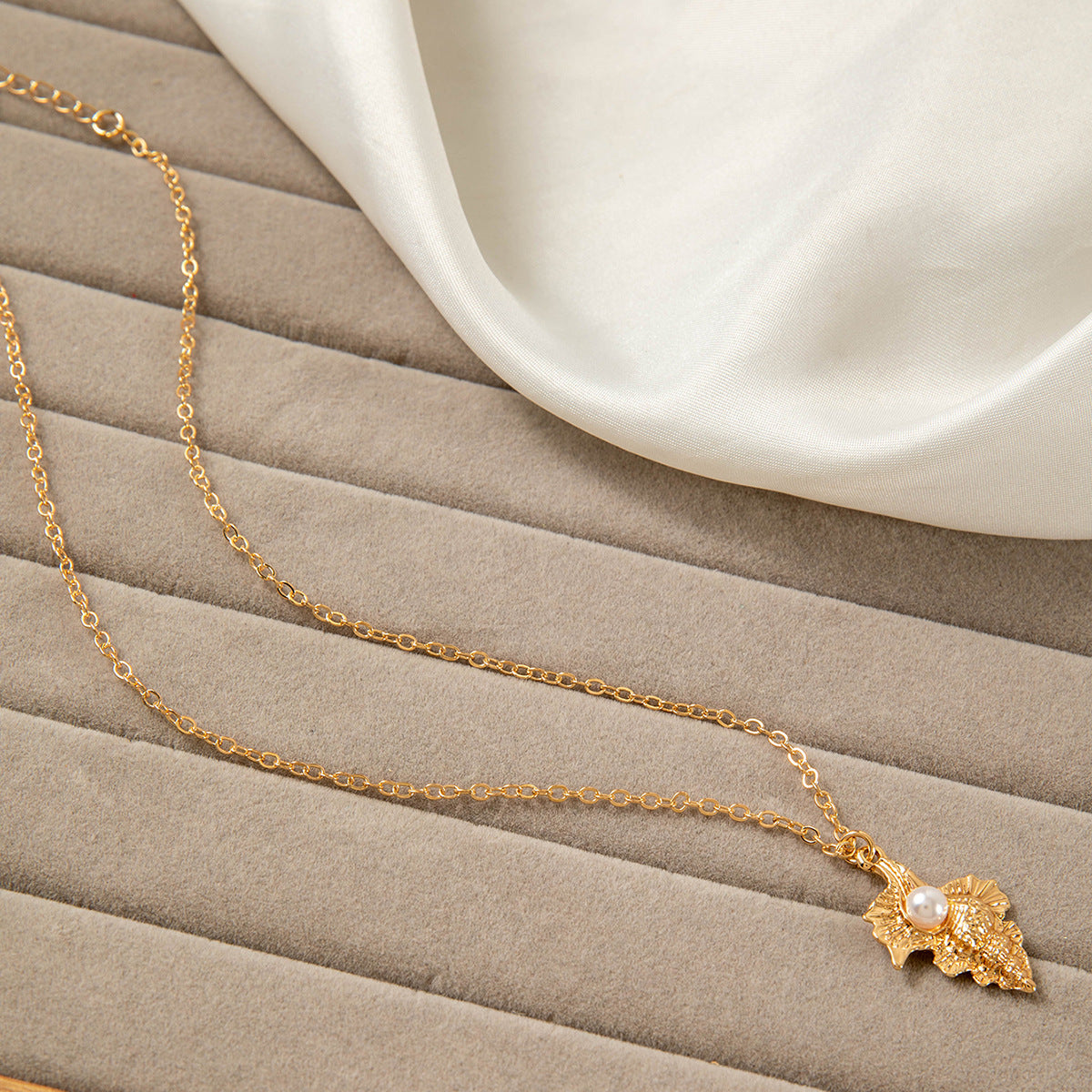 Jewelry Beaded Necklace Beach Imitation Pearl Necklace Starfish Shell Retro Vacation Small Multi-layer Necklace for Women