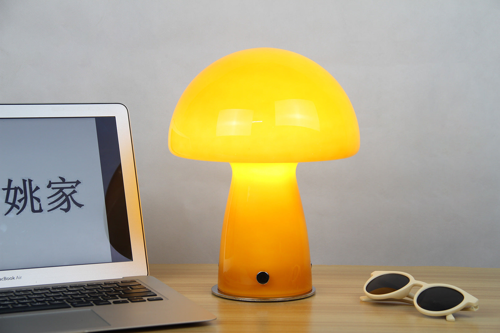 Bauhaus Table Lamp Nordic Minimalist Bedroom Mushroom Lamp Creative Yellow White Bauhaus Lamp Manufacturer Customization