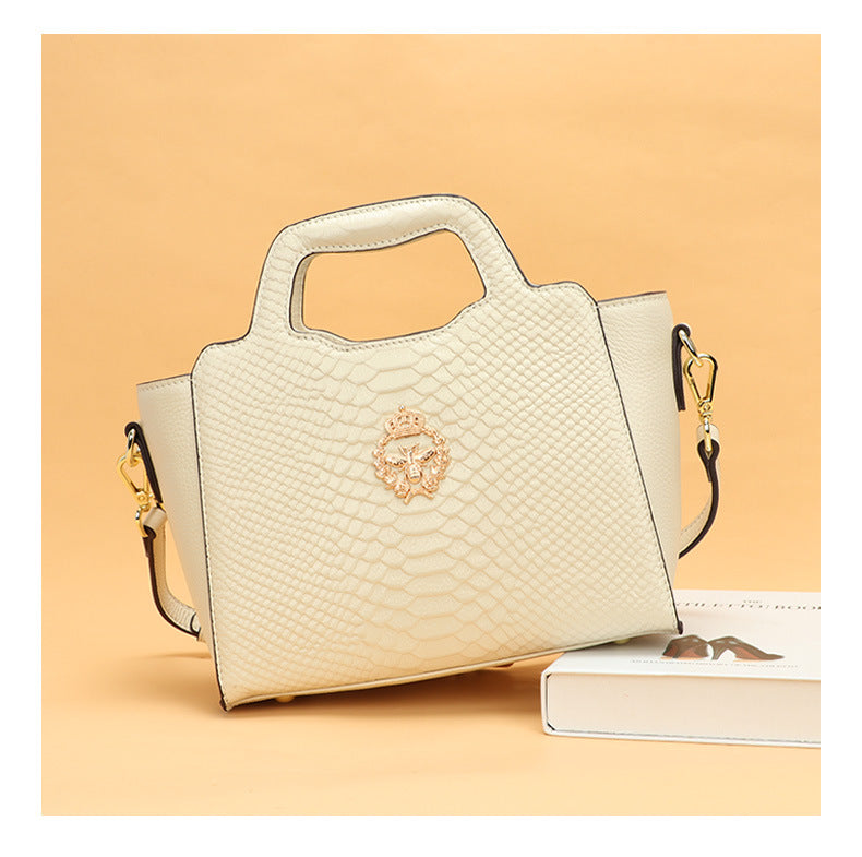 Spring and Autumn New European and American Fashion Women's Bag Fashion Handbag Large Personality Niche Versatile Handheld Crossbody Women's Bag