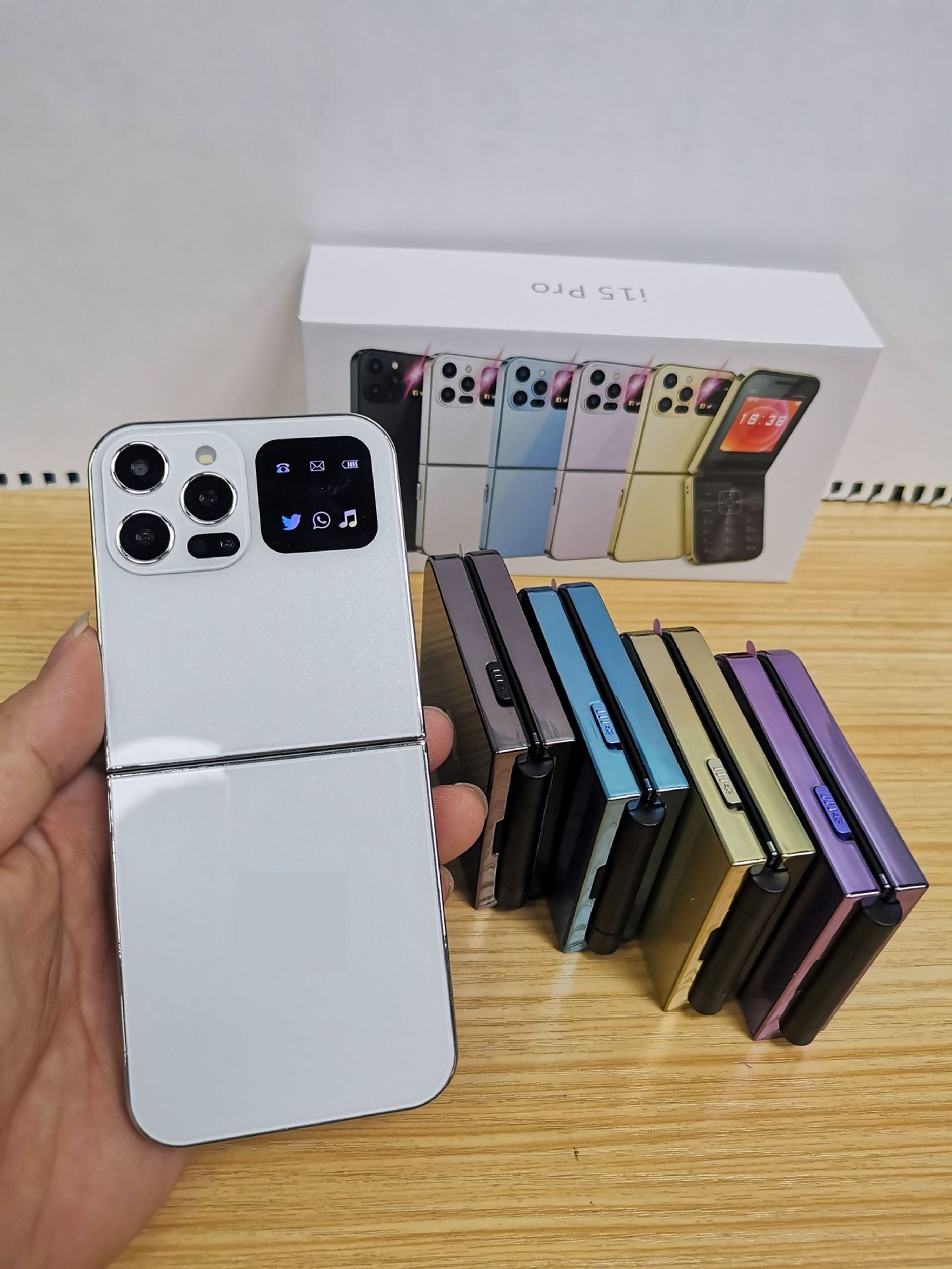 Wholesale Hot Selling Foldable Mobile Phone for Elderly Bluetooth Dialing Student Backup Feature Phone Card Phone Foldable