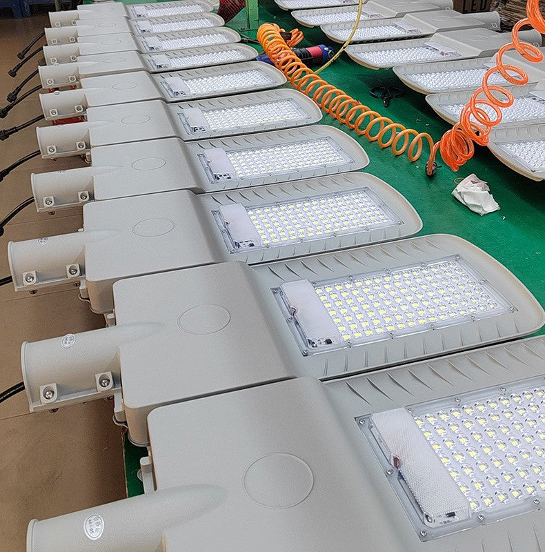 Solar Outdoor Light IP65 Waterproof Lighting Garden Light 300W500W1000W High Brightness LED Solar Street Light