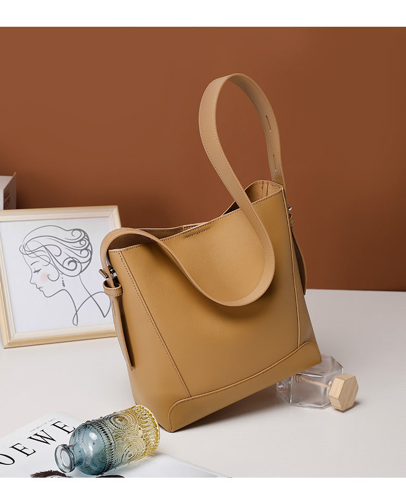 Light Luxury2024New Summer Tote Bag Large Capacity Women's Shoulder Commuter Bag Niche Crossbody Bag