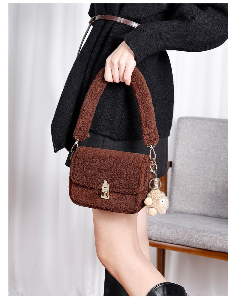 Korean Style Fashion Plush bsga Single Shoulder Crossbody Small Square Bag Cute Trendy European and American Hot-Selling Women's Bag Wholesale