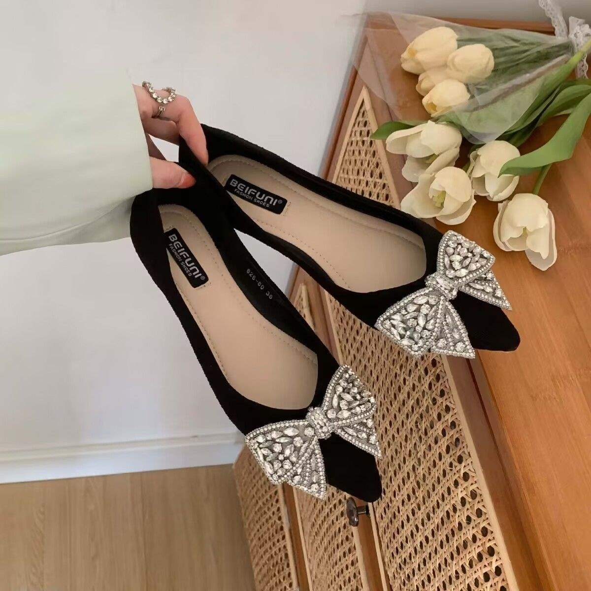 Pointed Toe Women's Single Shoes2025Spring and summer new style rhinestone bowknot soft sole versatile elegant flat loafers