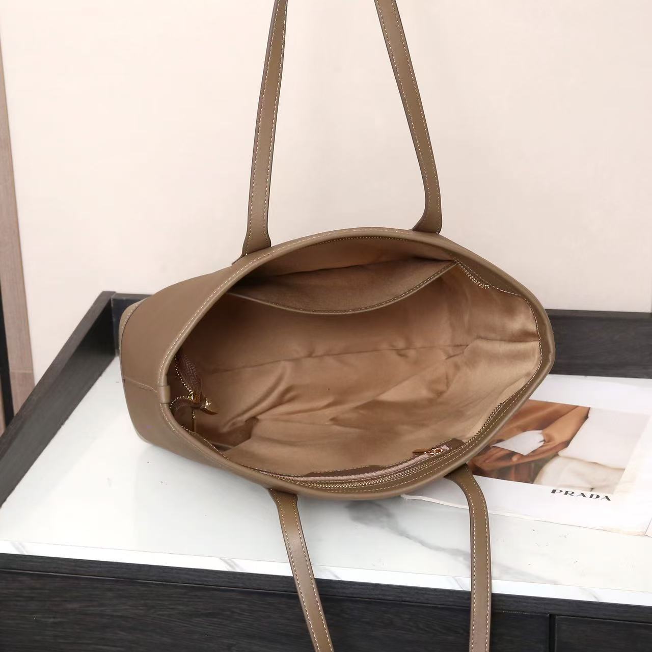 Large Capacity Women's Tote Bag New Fashion Single Shoulder Bag Mommy Bag Light Luxury Versatile Commuter Handbag