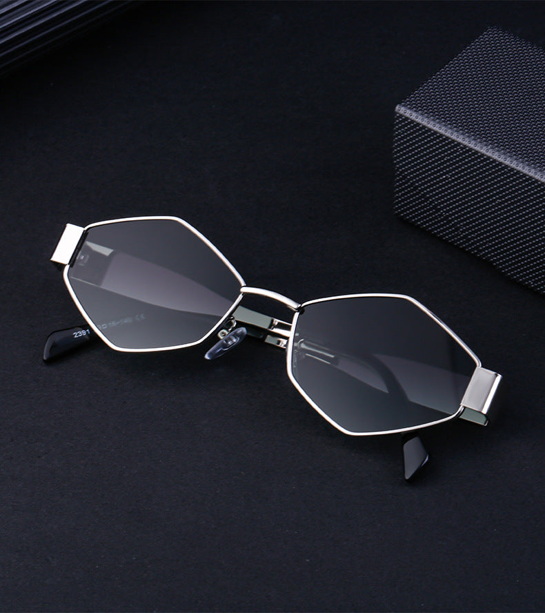 European and American Fashion Irregular Metal Sunglasses for Women Trendy Personality Wide Temple Sunglasses Wholesale sunglass