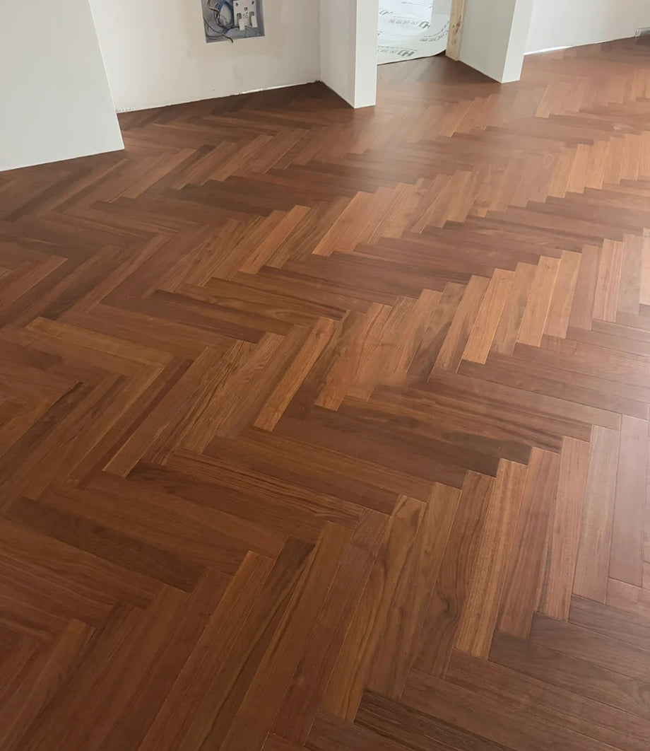 Customizable 15mm Brushed Modern Luxury Engineered Black Walnut Flooring Natural Grain UV Coating for Outdoor Premium Hotel