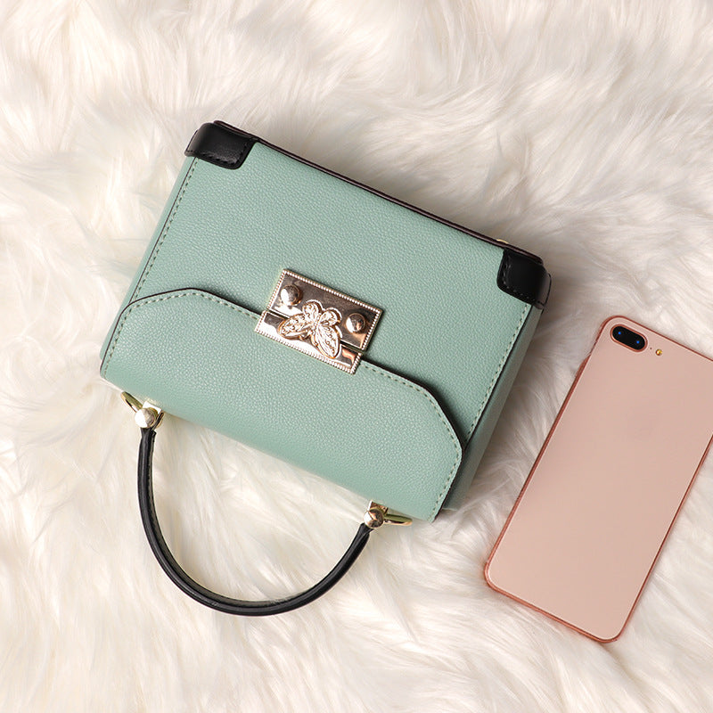 2024New Women's Small Square Bag Fashion Simple Shoulder Crossbody Bag Chain Bag Direct from Manufacturer