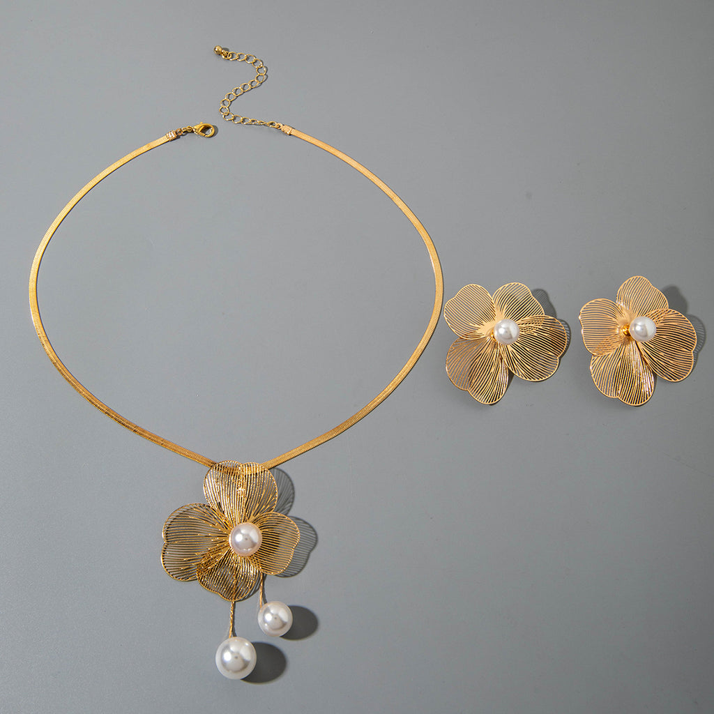 European and American Niche Ginkgo Leaf Tassel Necklace Design Sense Retro Pull-out Imitation Pearl Choker Jewelry choker