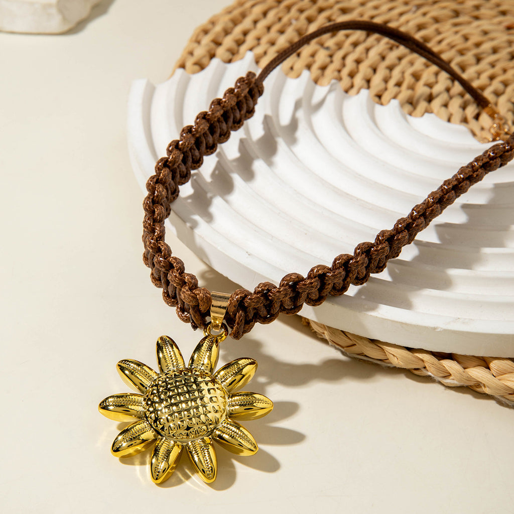 European and American Metal Ocean Style Starfish Pendant Necklace Jewelry Personality Exaggerated Star Beach Vacation Necklace for Women