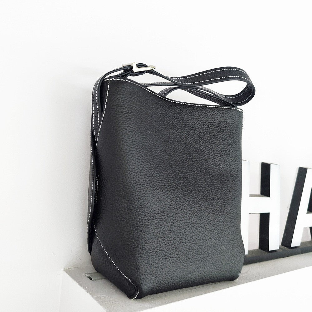 Genuine Leather Women's Bag Fashion Single Shoulder Crossbody New Hot Style High-end Korean Trend Versatile Large Capacity Commuter Bucket Bag