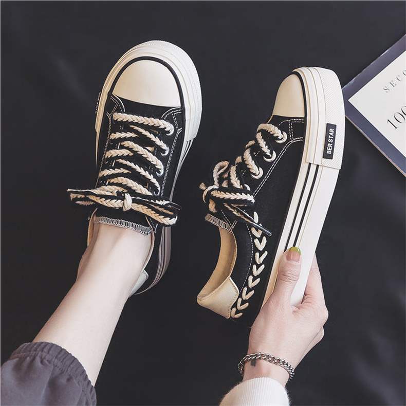 Women's Canvas Shoes2025Autumn New Wheat Spike Niche Design Campus Black Women's Shoes Versatile Casual Sneakers