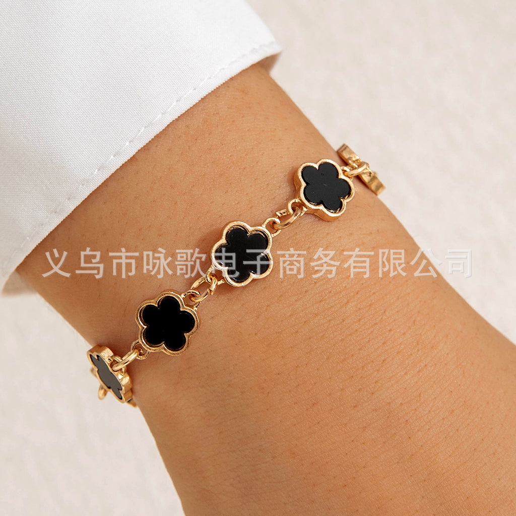 European and American Fashion Alloy Inlaid Diamond Five-Leaf Clover Bracelet Jewelry Three-Piece Set Simple Geometric Smooth Bracelet Wholesale