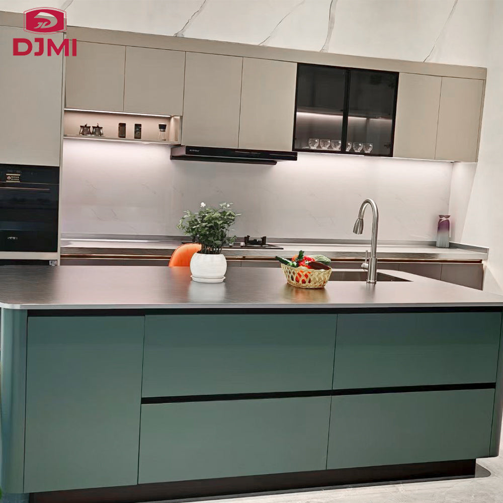 Luxury Attractive Kitchen Furniture Waterproof Stainless Steel Custom Design Glossy Kitchen Cabinets Pantry