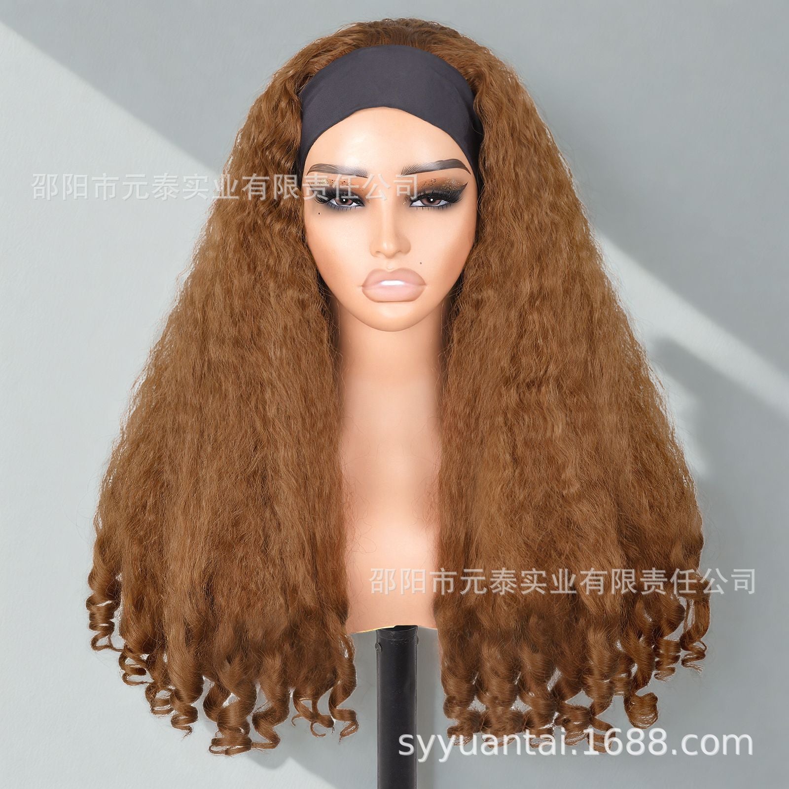 Africa YAKI Curly End Curly Hair Synthetic Wig V The top of the model is hollowed out