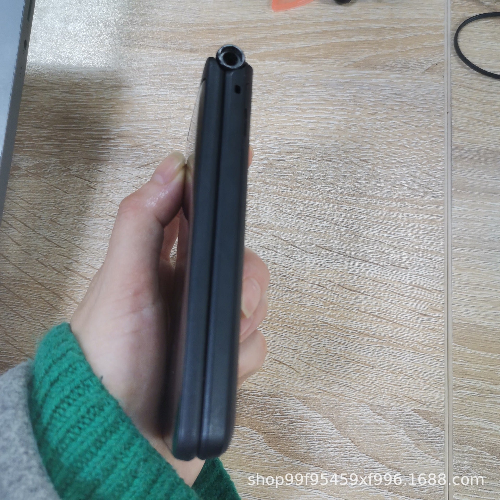 Specially designed for large buttons3G Flip Cover Phone for Students and Elderly with Button Function, Long Battery Life