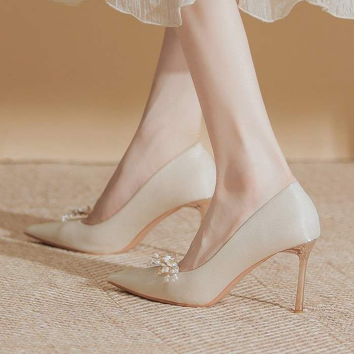 Silk Satin High Heels for Women, Thin Heel, Bridesmaid2025New Year's New Wedding Dress Engagement Two-Wear French Style Non-Tiring Pointed Toe Wedding Shoes