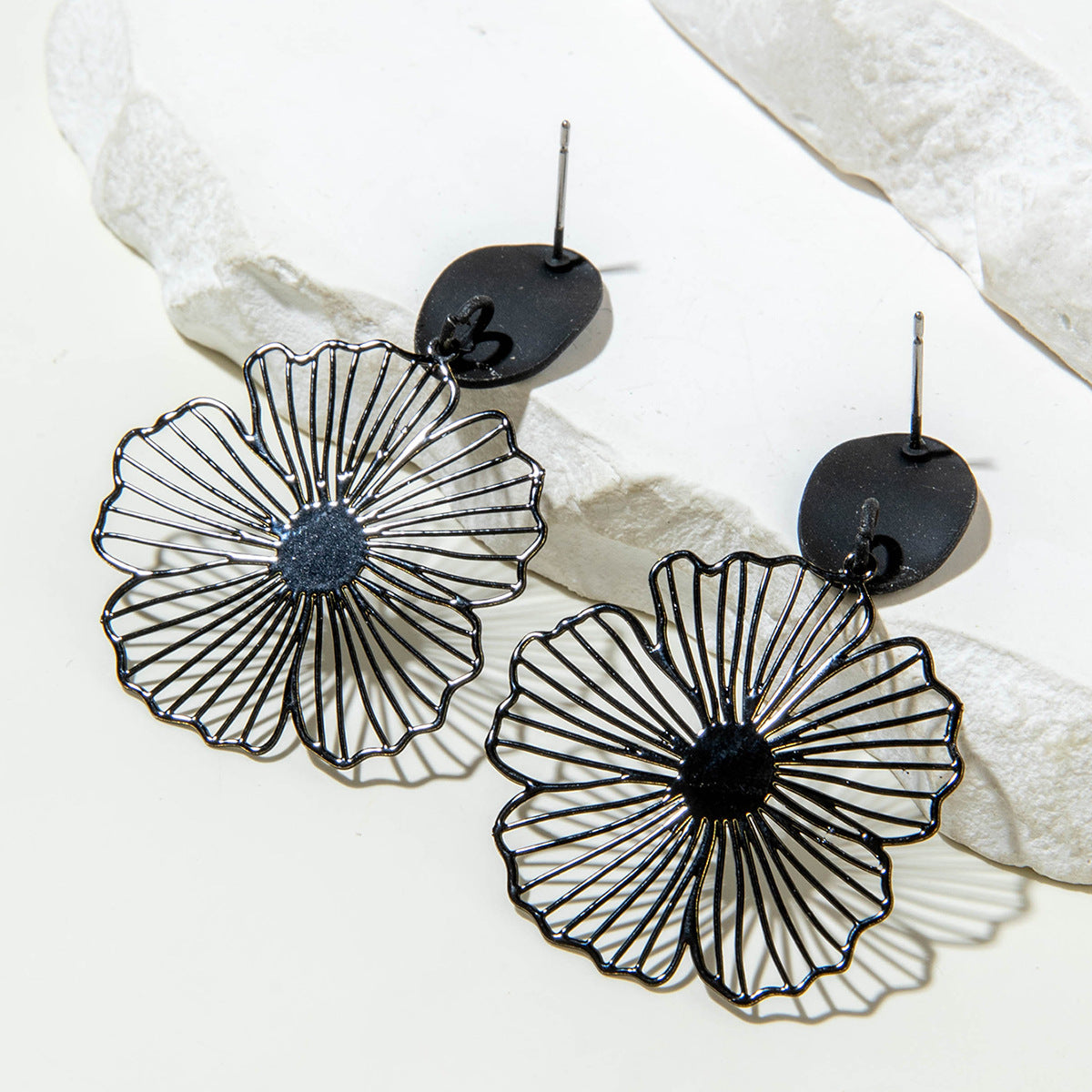 European and American Niche Ginkgo Leaf Tassel Necklace Design Sense Retro Pull-out Imitation Pearl Choker Jewelry choker