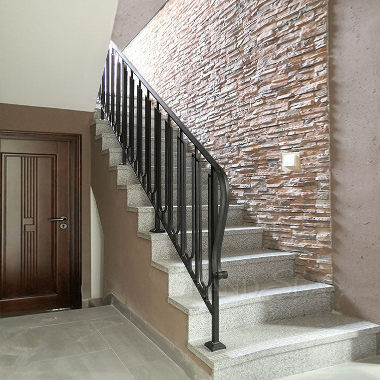 Used Modern Villa Residential Wrought Iron Stair Railing with 12mm Tempered Glass and Long Service Life