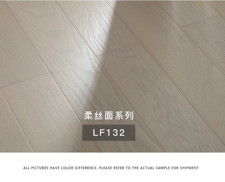 Free home installation with solid wood skirting board included Smooth Skin Feel Lacquer Flooring New Three-Layer Solid Core Real Wood Oak Flooring