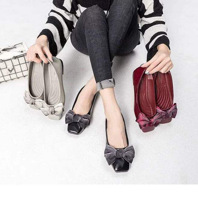 Gommino2025New Year Women's Burgundy Flat Shoes Square Toe Small Leather Shoes Shallow Mouth All-Season Women's Shoes Autumn