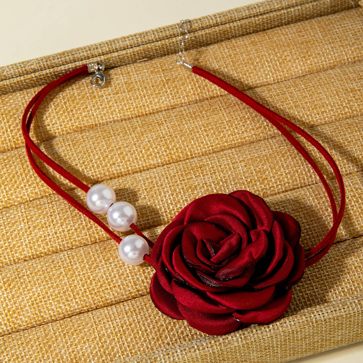 European and American Style Jewelry High-End Rose Camellia Burnt Edge Necklace Fashionable Simple Pearl Pendant Necklace Wholesale