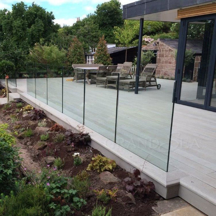 Outdoor Simple Balcony Glass Railing Balustrade Designs for Swimming Pool