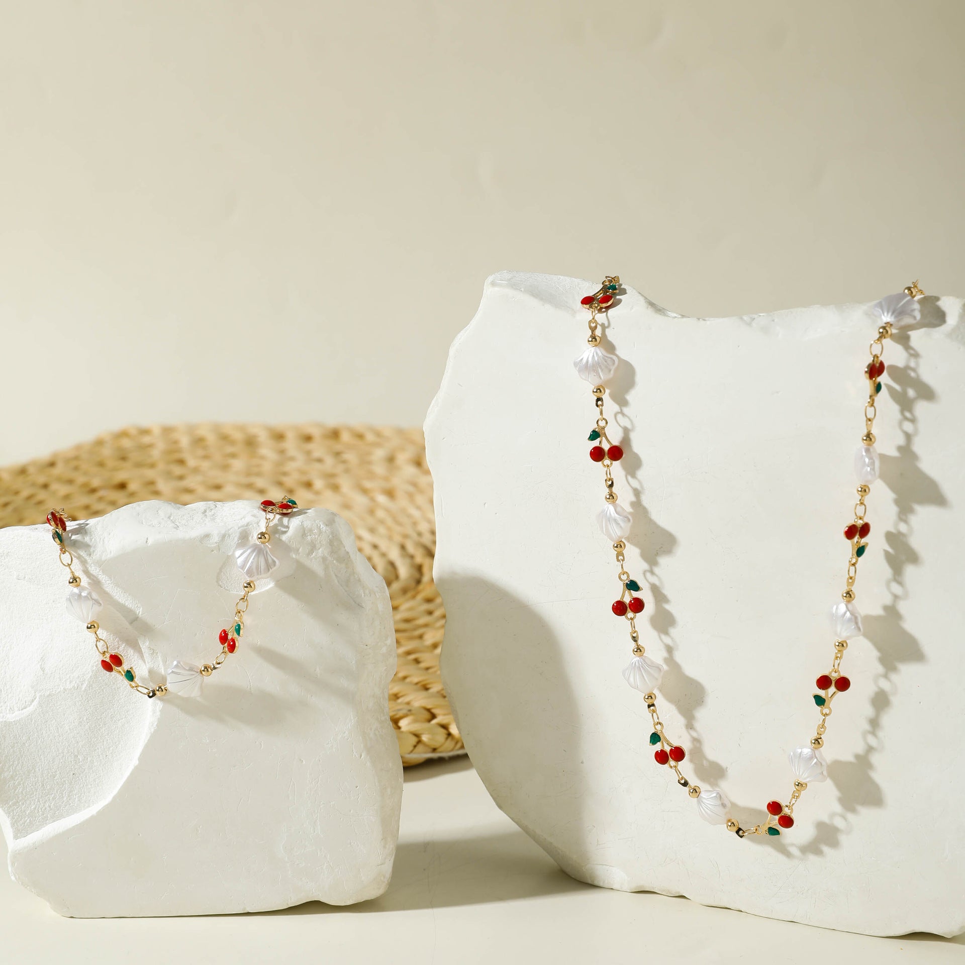 European and American Style Jewelry Light Luxury Imitation Pearl Cherry Necklace High-End Versatile Grass Multi-Layer Stacking Necklace Wholesale