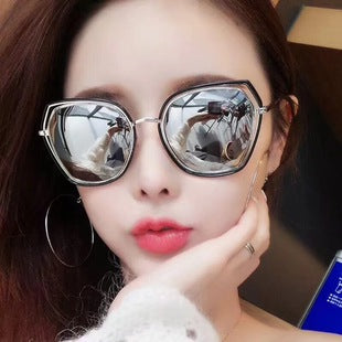 2025New Sunglasses for Women Trendy New European and American Fashion Chain Square Frame Sunglasses for Women Necklace Pendant sunglasses