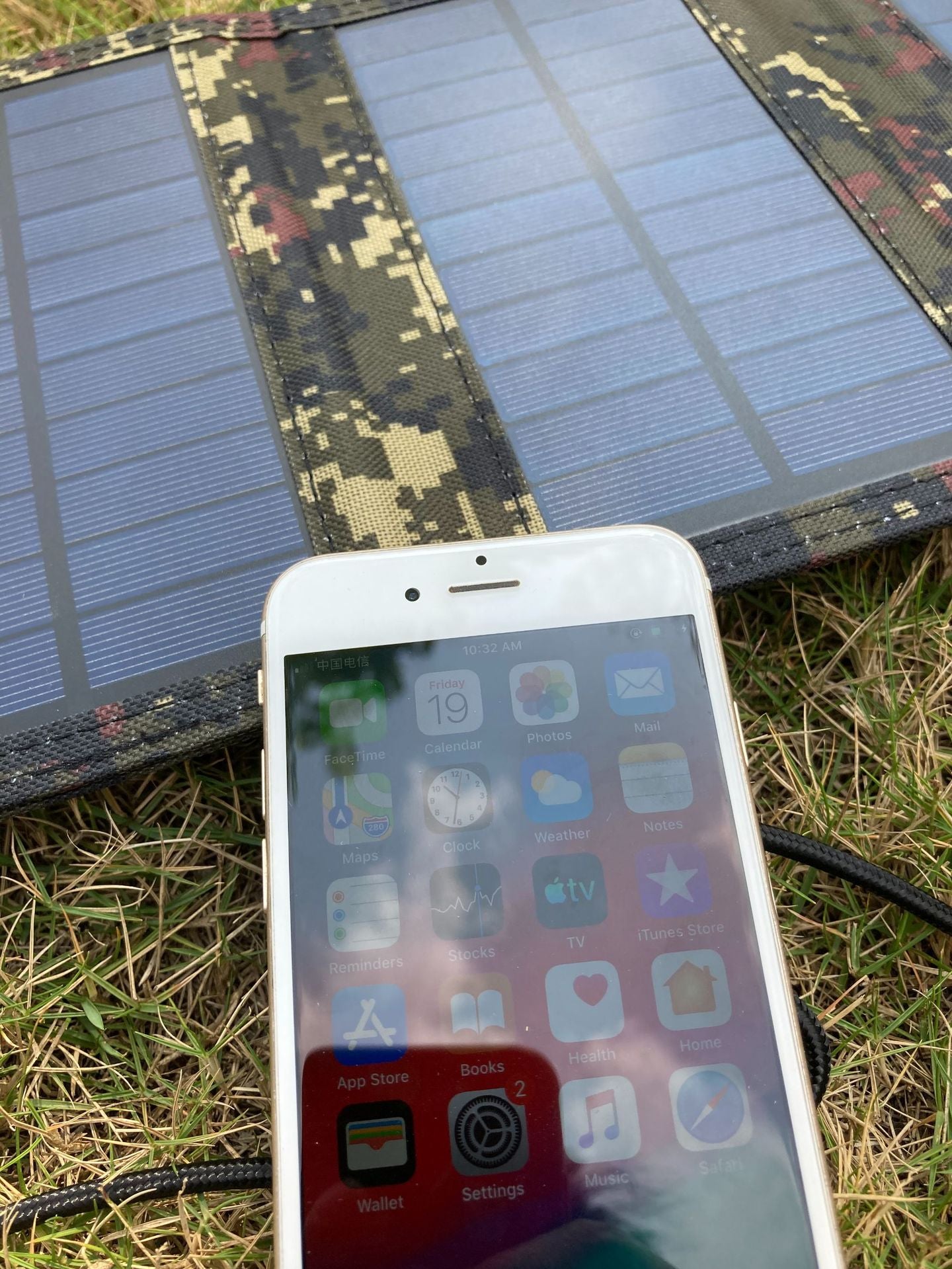 Exclusive Single Crystal 10W 5V Solar Panel Outdoor Portable Folding Bag for Travel Camping Emergency Charging