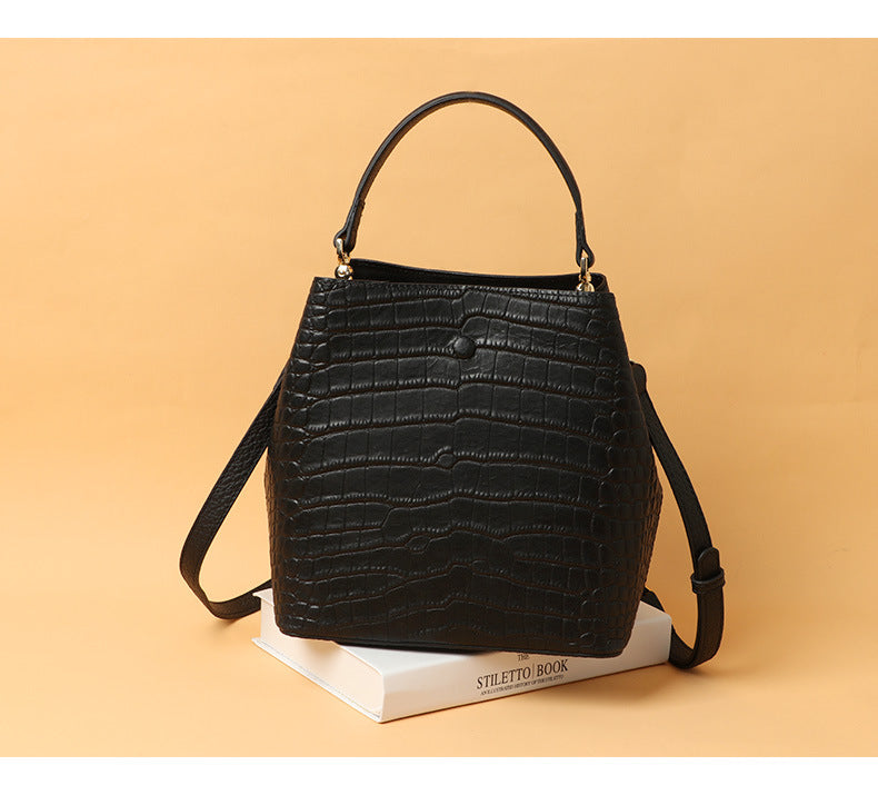 Spring and Autumn New Bucket Bag for Women, European and American Fashion Trend, Retro Personality Handbag, Single Shoulder Crossbody Bag for Ladies