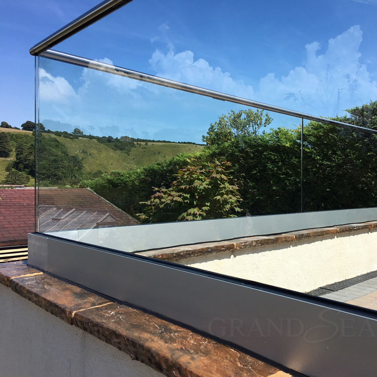 Outdoor Stainless Steel Balcony 12mm Glass Railing Balustrade Designs