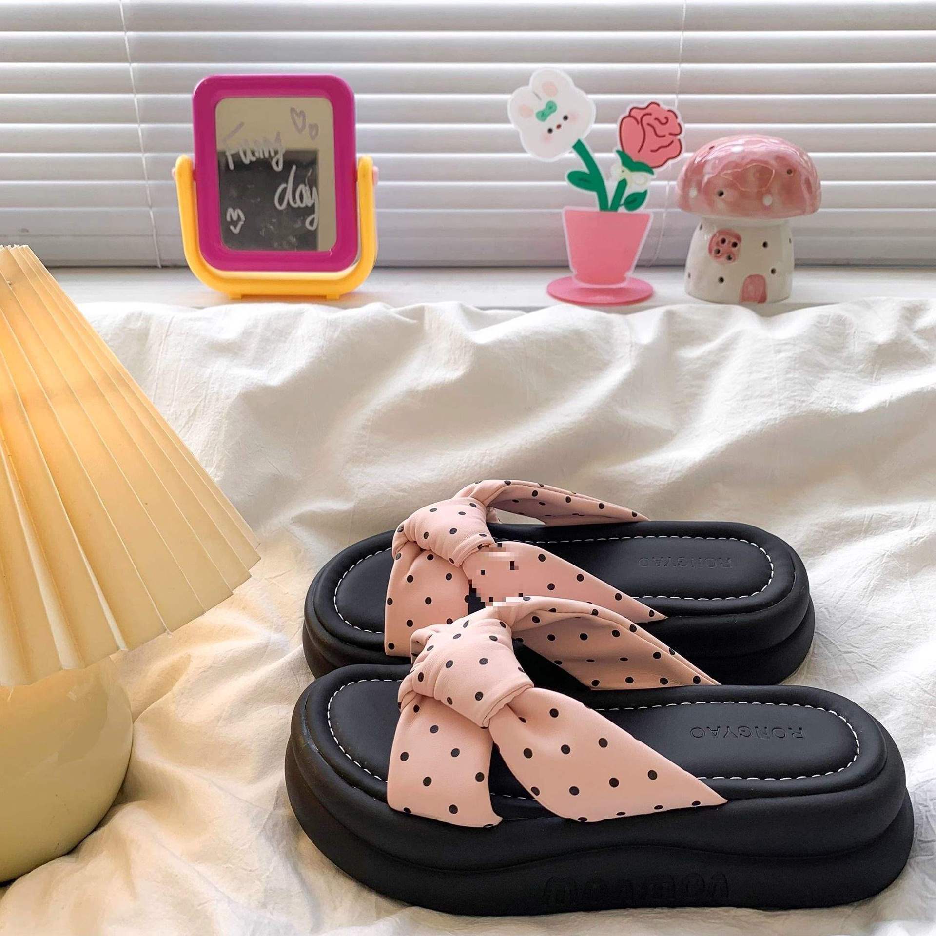 Women's Summer Thick-Soled Slippers for Outdoor Wear2025New Style Fairy Style Fashion One-Strap Sandals to Match Dresses