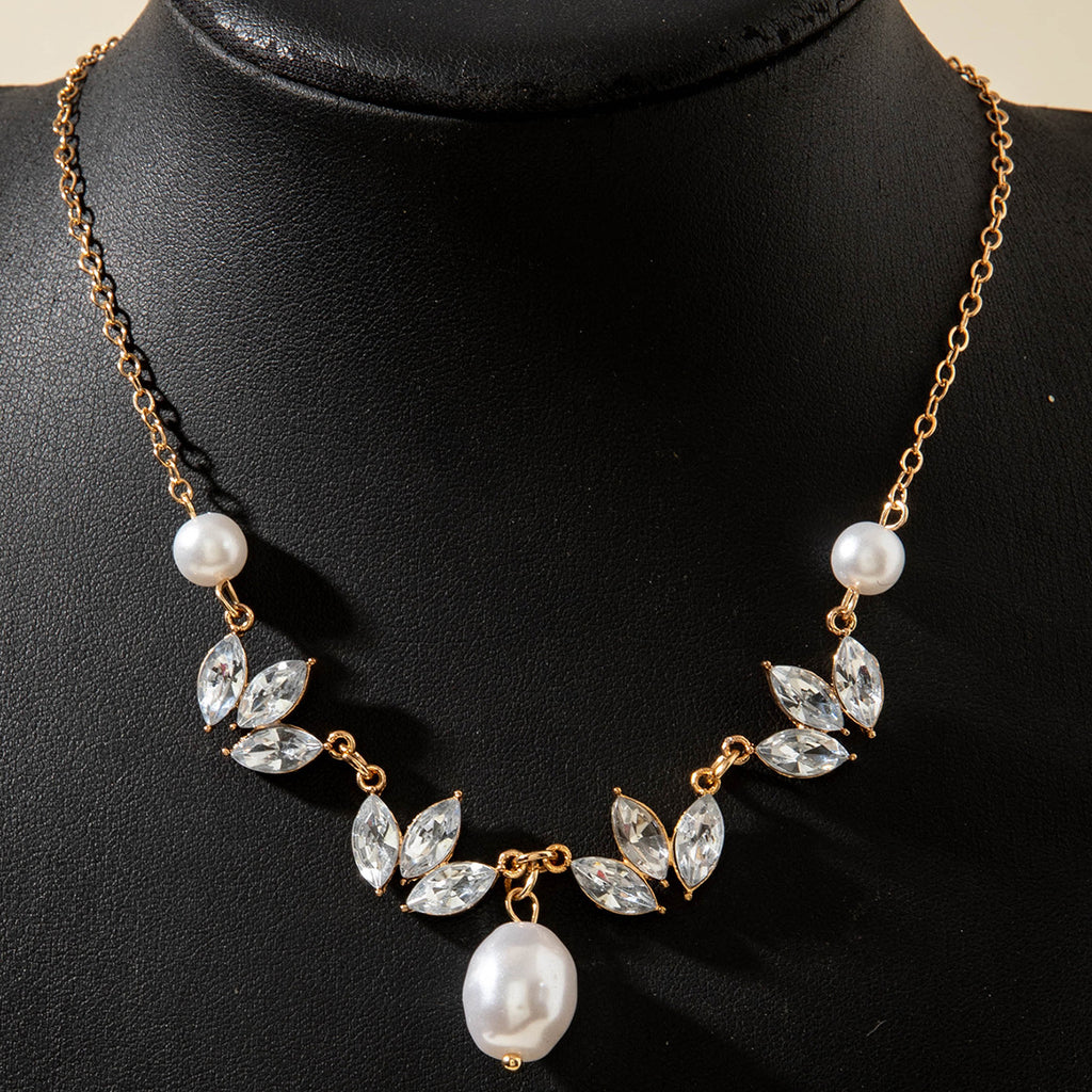 European and American Ornament  Fashionable Light Luxury Wheat Spike Inlaid Diamond Pearl Pendant Necklace with Unique Design and Personality Clavicle Necklace