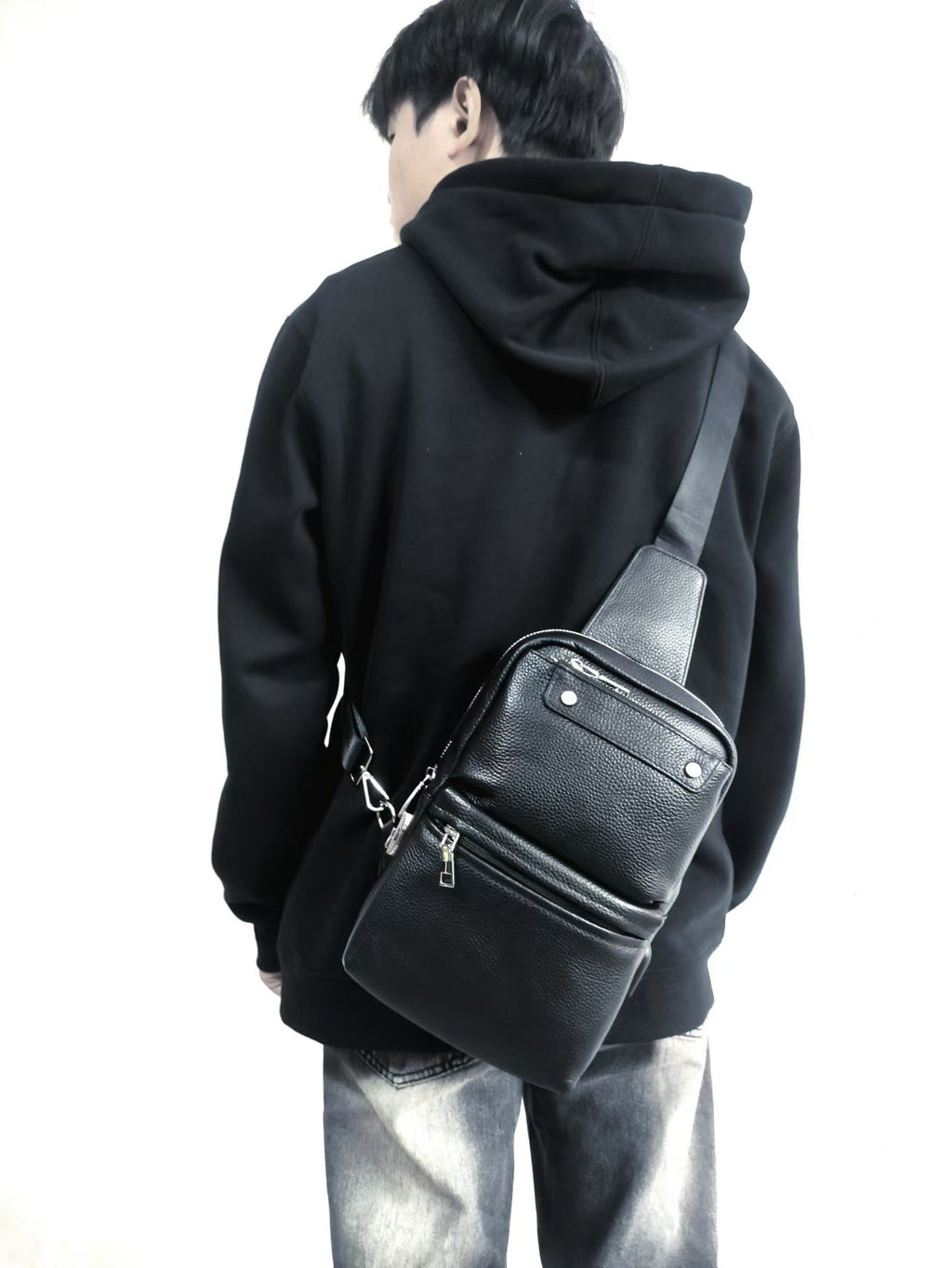 Fingerprint Unlock Men's Bag Genuine Leather Single Shoulder Crossbody Bag Top Layer Cowhide Casual Large Capacity High-end Chest Bag Anti-theft Bag