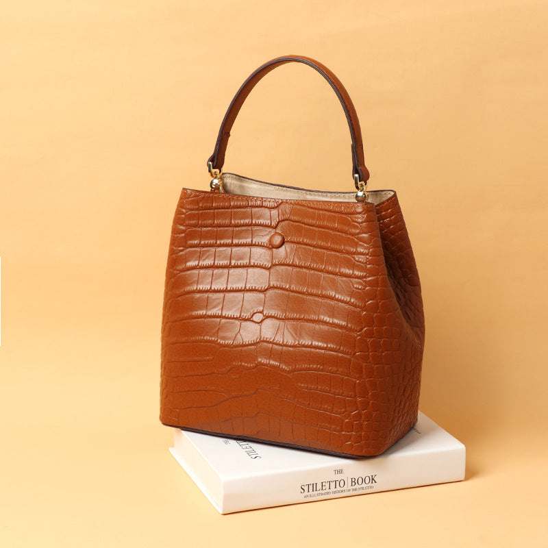 Spring and Autumn New Bucket Bag for Women, European and American Fashion Trend, Retro Personality Handbag, Single Shoulder Crossbody Bag for Ladies